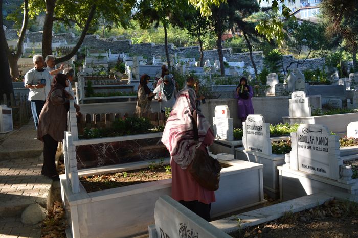 Marry the daughter of Maximian Augustus